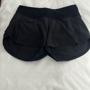Black lululemon speed up 4” shorts